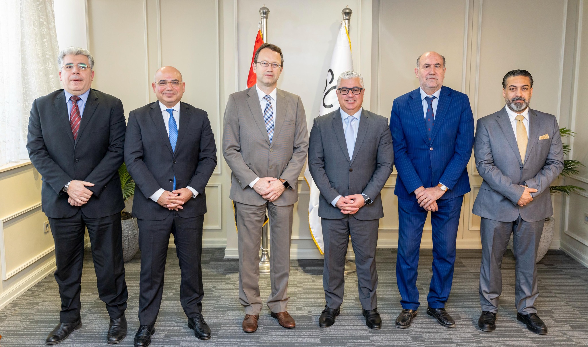 اسبانيا تبحث فرص توطين صناعة قطع غيار السيارات في مصر 