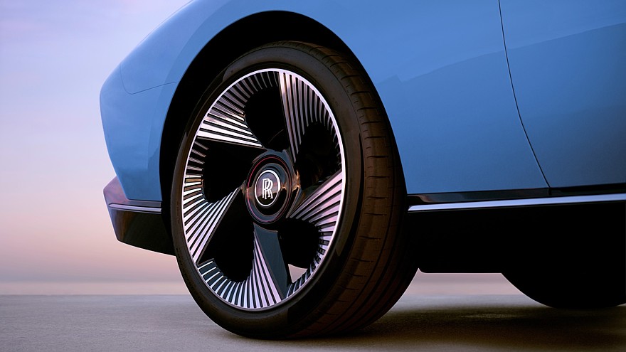 رولز رويس نايتنجيل Nightingale المكشوفة الجديدة - بسعر يوازي 503 مليون جنيه