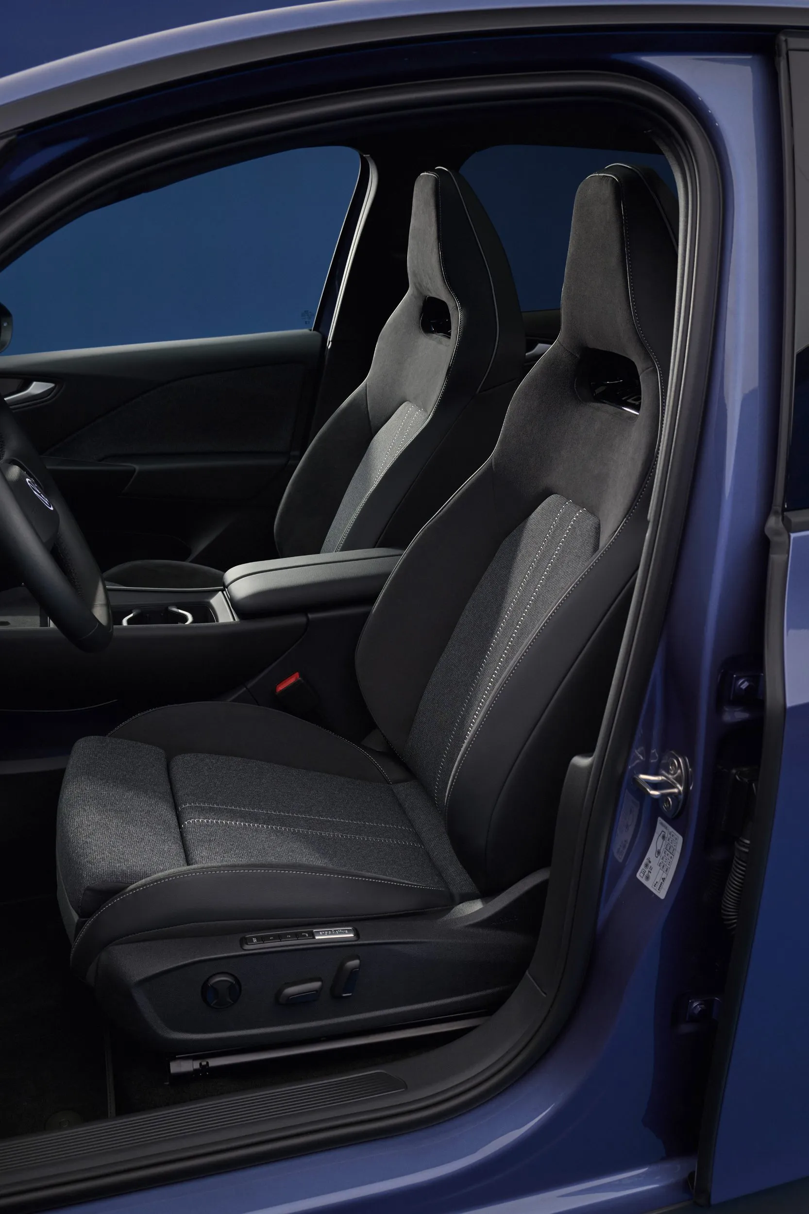 فولكس فاجن ID.3 نيو 2027 الجديدة - بمدي 630 كم بالشحنة الواحدة