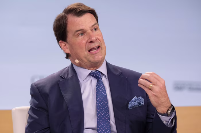 بعد تحطم مبيعات سياراتها الكهربائية - فورد تتعاون مع شركات صينية 