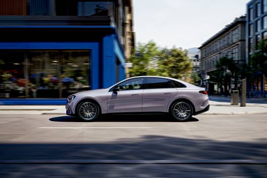 مرسيدس بنز سي كلاس الكهربائية الجديدة كليا - بمدي 760 كم