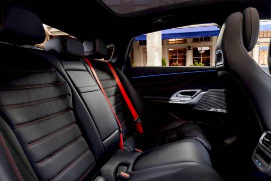 مرسيدس بنز سي كلاس الكهربائية الجديدة كليا - بمدي 760 كم