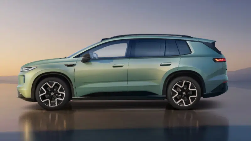 فولكس فاجن ID اورا T6 الجديدة كليا - كروس اوفر متوسطة الحجم بنسخة REEV