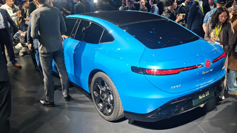 فولكس فاجن ID يونيكس 09 الجديدة - سيدان REEV بقوة تقارب 500 حصان