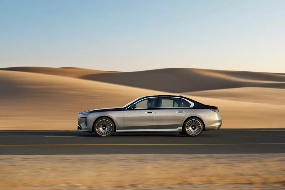 بي ام دبليو الفئة السابعة 2027 الفيس ليفت الجديدة - بتغيرات كبيرة