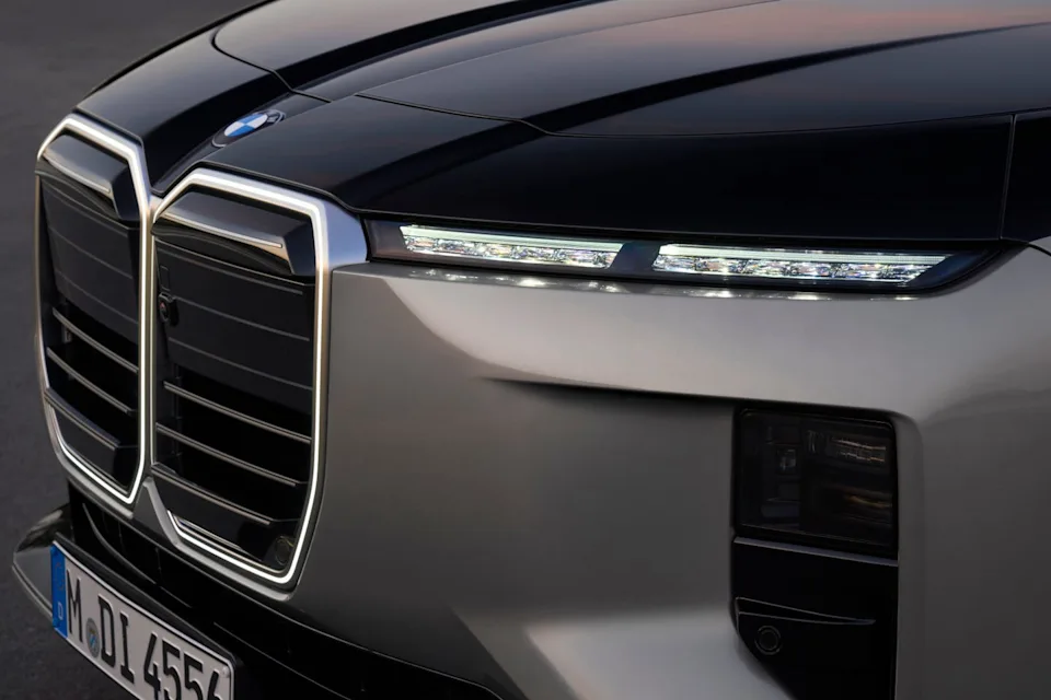 بي ام دبليو الفئة السابعة 2027 الفيس ليفت الجديدة - بتغيرات كبيرة