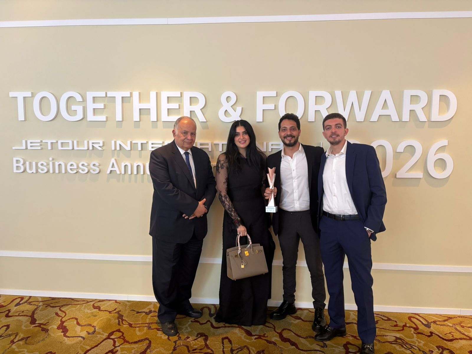 قصراوي جروب تحصد 4 جوائز عالمية من جيتور العالمية خلال مؤتمرها السنوي 2026 في بكين