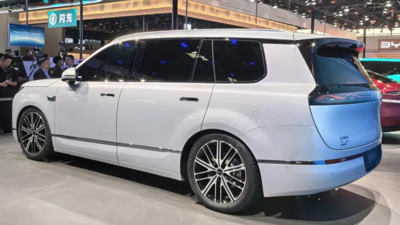 بي واي دي سي ليون 08 الكهربائية الجديدة كليا - بقوة 643 حصان 