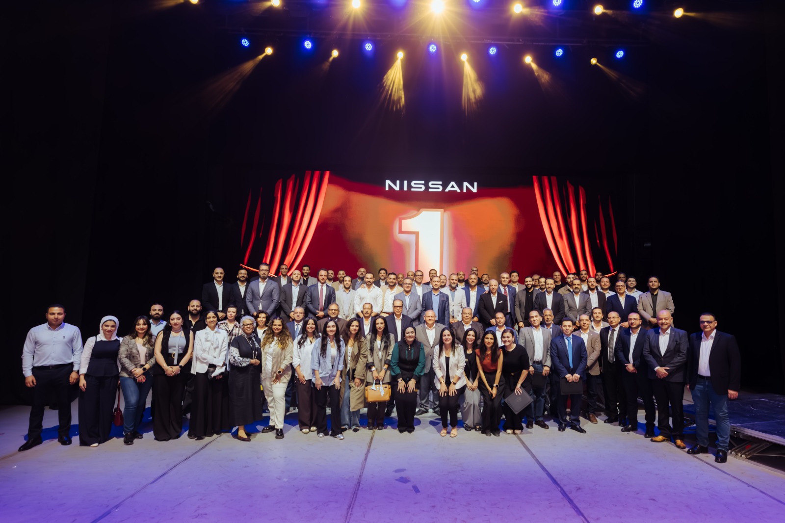 نيسان مصر تحتفل بتحقيق مبيعات قياسية في 2025