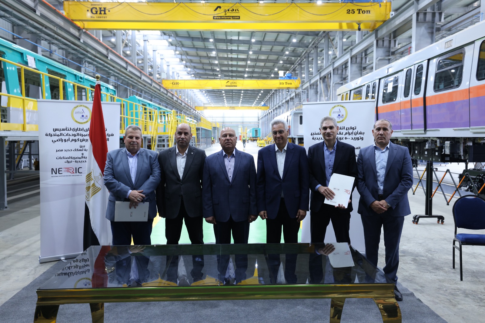 مصر توقّع اتفاقيتين لتصنيع 500 عربة قطار وتطوير ورش كوم أبو راضي ضمن خطة توطين الصناعة