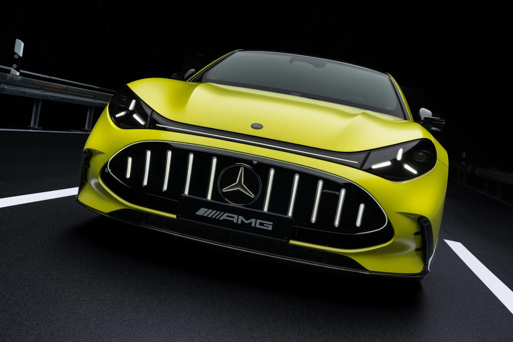 مرسيدس AMG GT 4-Door الكهربائية الجديدة كليا - بقوة 1169 حصان