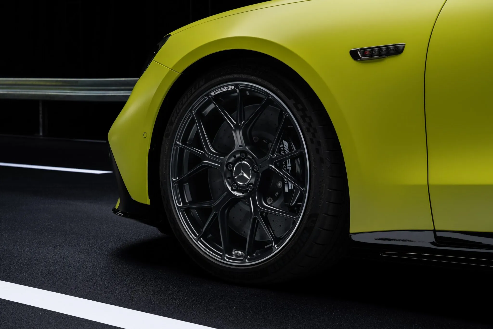 مرسيدس AMG GT 4-Door الكهربائية الجديدة كليا - بقوة 1169 حصان