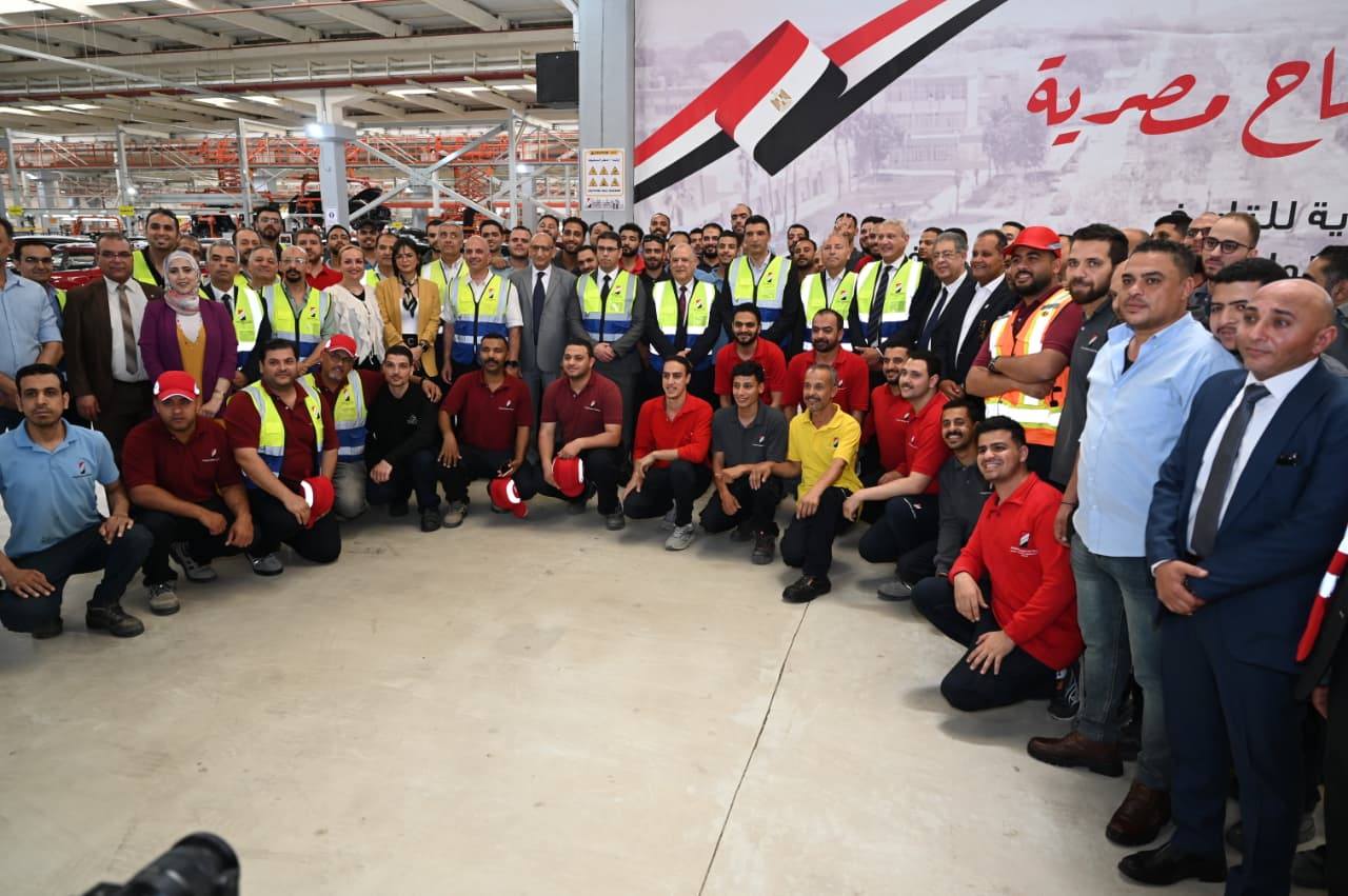 مصنع النصر يحتفل بأنتاج السيارة رقم 1000 - بحضور وزير الصناعة
