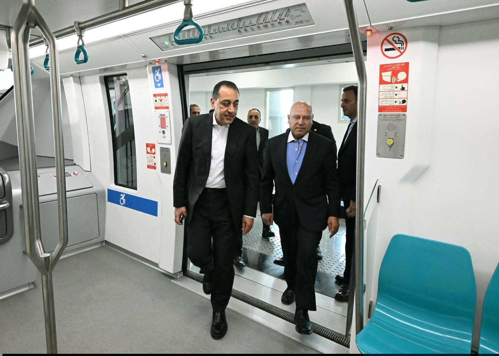 رئيس الوزراء يتفقد المرحلتين الأولى والثانية من مشروع مونوريل شرق النيل