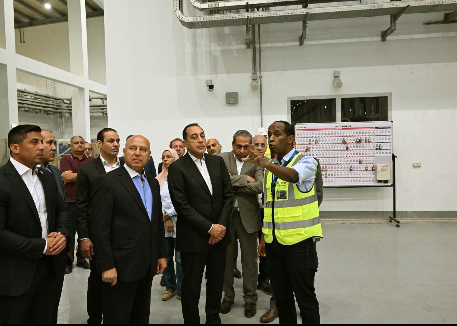 رئيس الوزراء يتفقد المرحلتين الأولى والثانية من مشروع مونوريل شرق النيل