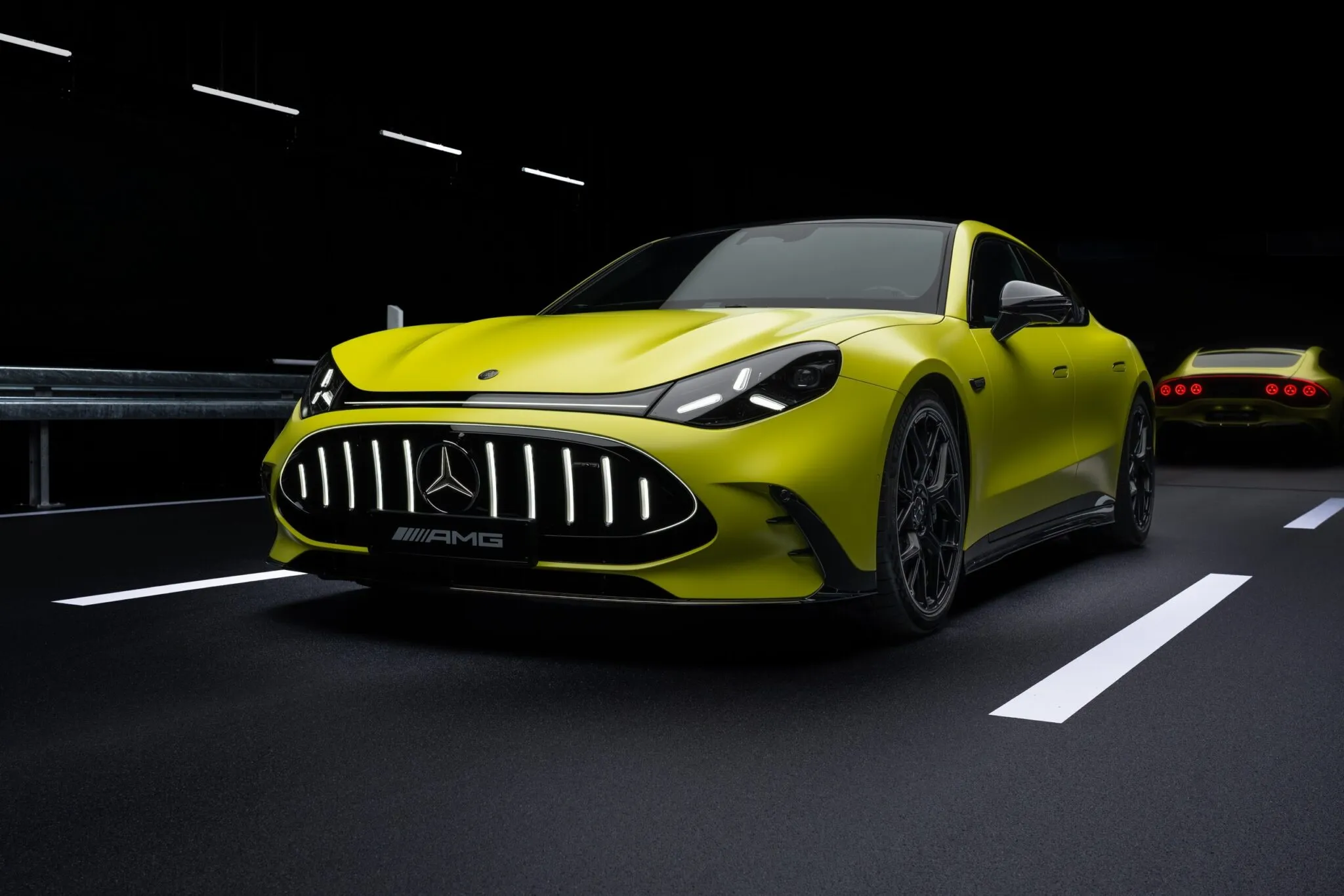 مرسيدس AMG GT 4-Door الكهربائية الجديدة كليا - اقوي سيارة في تاريخ AMG