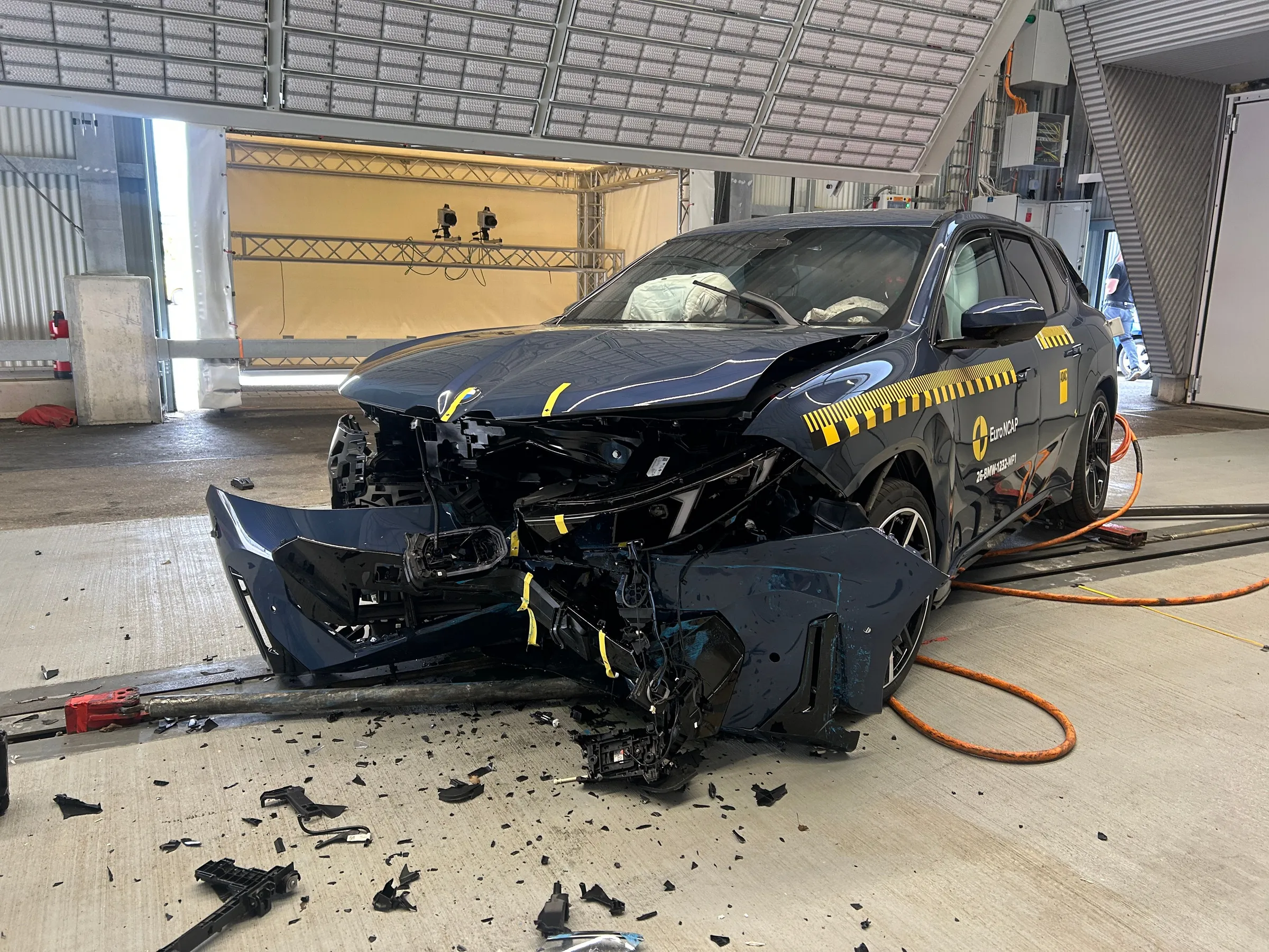 بي إم دبليو iX3 الجديدة أول سيارة تخضع لاختبارات Euro NCAP الجديدة - وتحصد 5 نجوم 