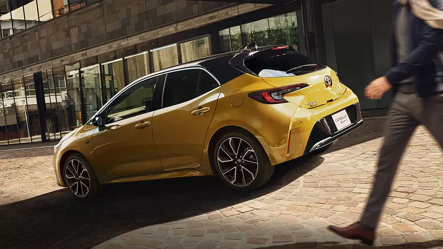 تويوتا كورولا سبورت أكتيف إليجانس الجديدة - نسخة خاصة بإضافات عديدة