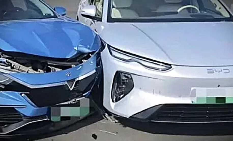 بعد أيام من طرحها - أول حادث لبي واي دي Seal 08 يثير الجدل 