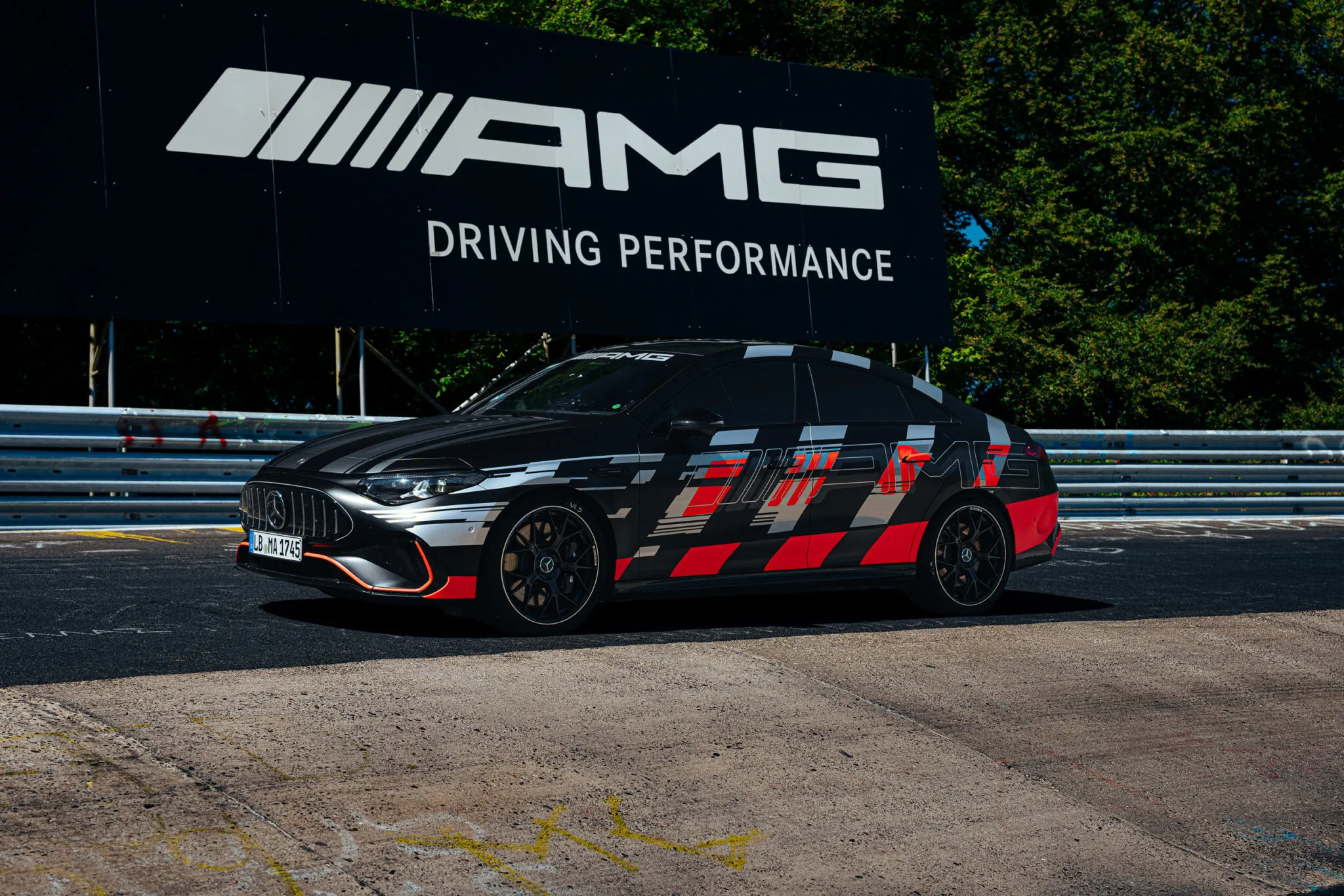  مرسيدس AMG CLA 45 الجديدة تحقق رقم قياسي على حلبة نوربورغرينج - وتتفوق على بي ام دبليو M2 
