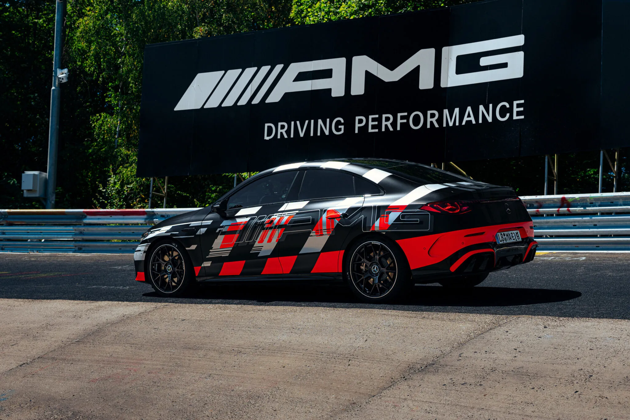  مرسيدس AMG CLA 45 الجديدة تحقق رقم قياسي على حلبة نوربورغرينج - وتتفوق على بي ام دبليو M2 