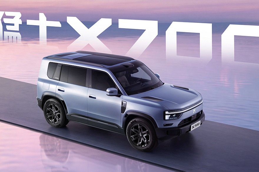 دونج فينج ام هيرو X700 الجديدة – بمنظومة EREV وتكنولوجيا من هواوي 