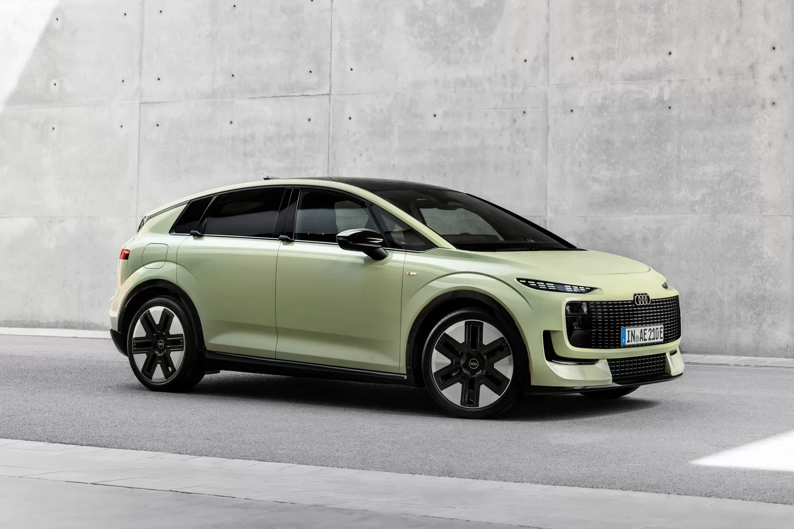اودي A2 E-Tron الكهربائية الجديدة كليا - بمدي 646 كم بالشحنة الواحدة
