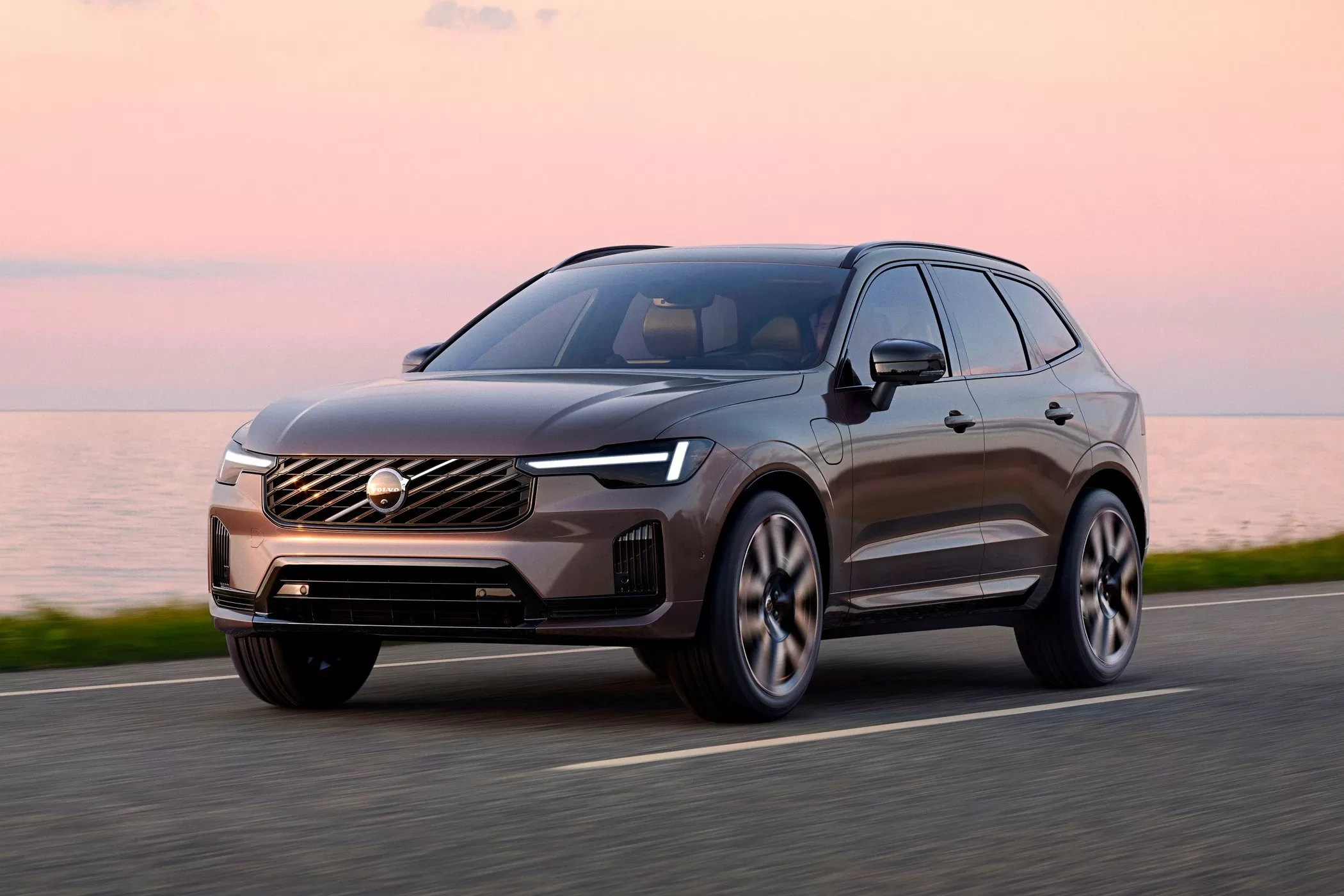 فولفو XC60 موديل 2027 الفيس ليفت الجديدة – بقوة 461 حصان