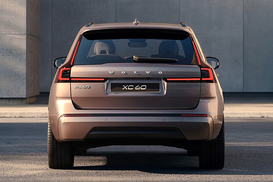 فولفو XC60 موديل 2027 الفيس ليفت الجديدة – بقوة 461 حصان