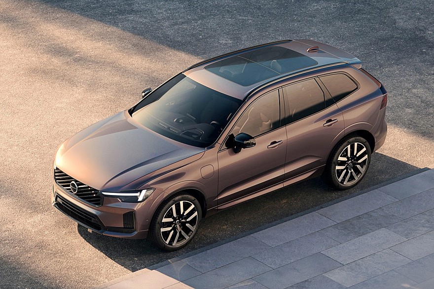فولفو XC60 موديل 2027 الفيس ليفت الجديدة – بقوة 461 حصان