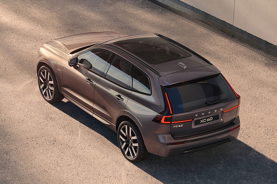 فولفو XC60 موديل 2027 الفيس ليفت الجديدة – بقوة 461 حصان