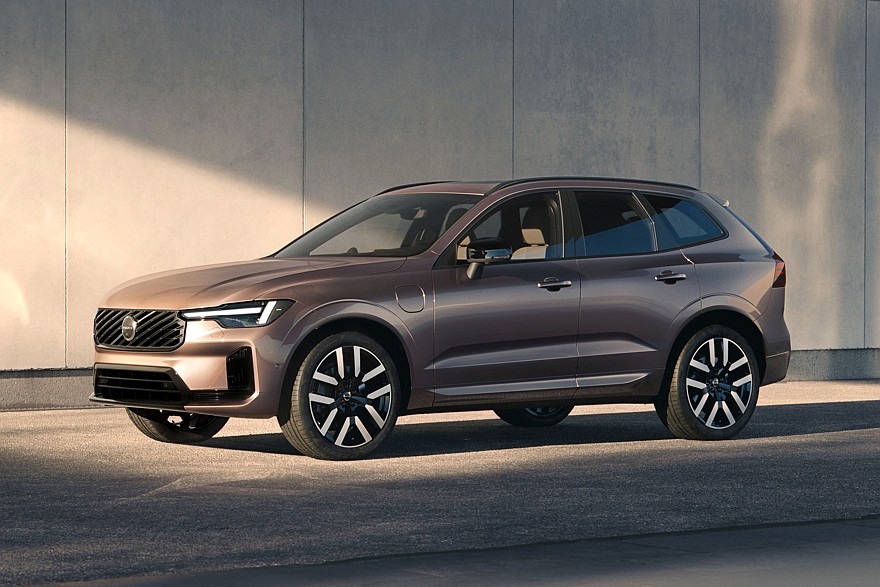 فولفو XC60 موديل 2027 الفيس ليفت الجديدة – بقوة 461 حصان