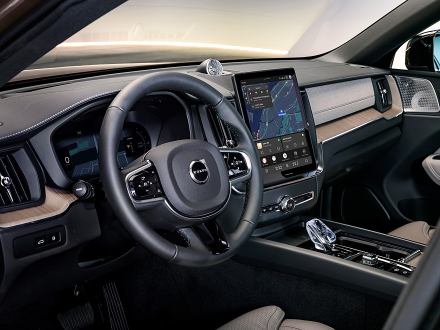 فولفو XC60 موديل 2027 الفيس ليفت الجديدة – بقوة 461 حصان