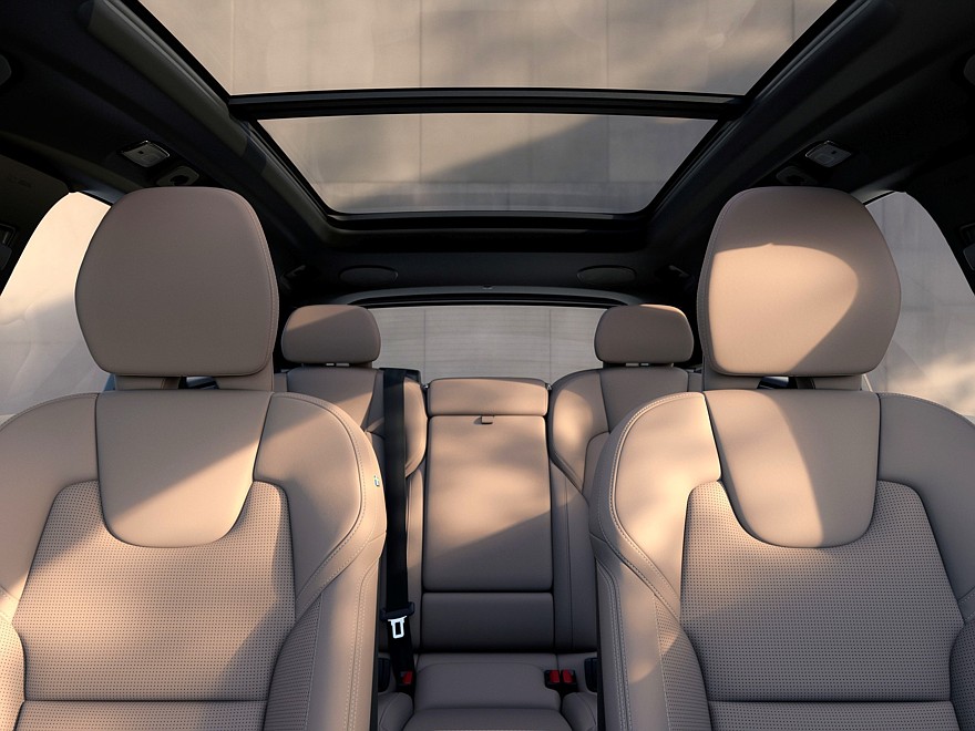 فولفو XC60 موديل 2027 الفيس ليفت الجديدة – بقوة 461 حصان