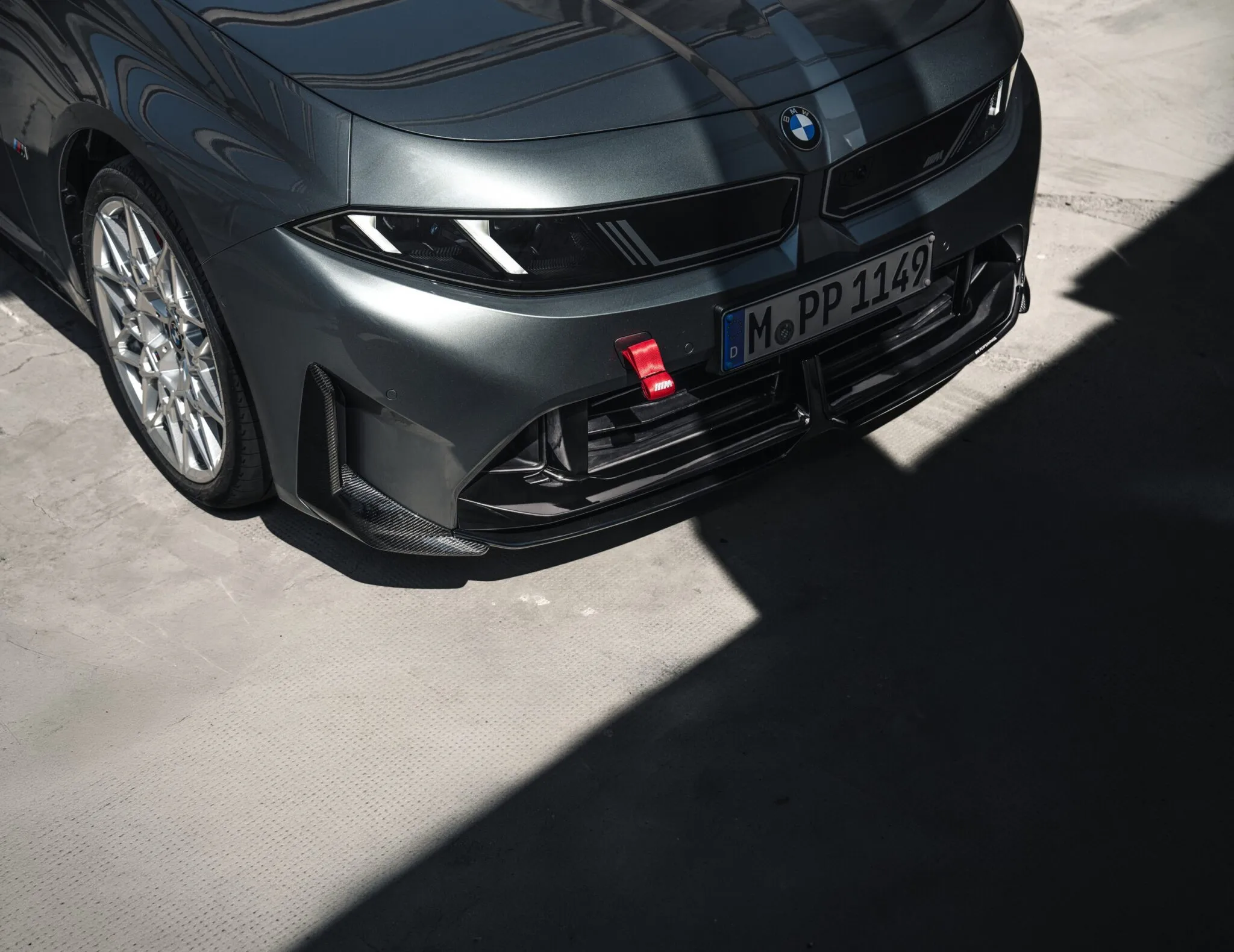باقة إضافات M Performance لبي ام دبليو الفئة الثالثة 2027 الجديدة كليا  