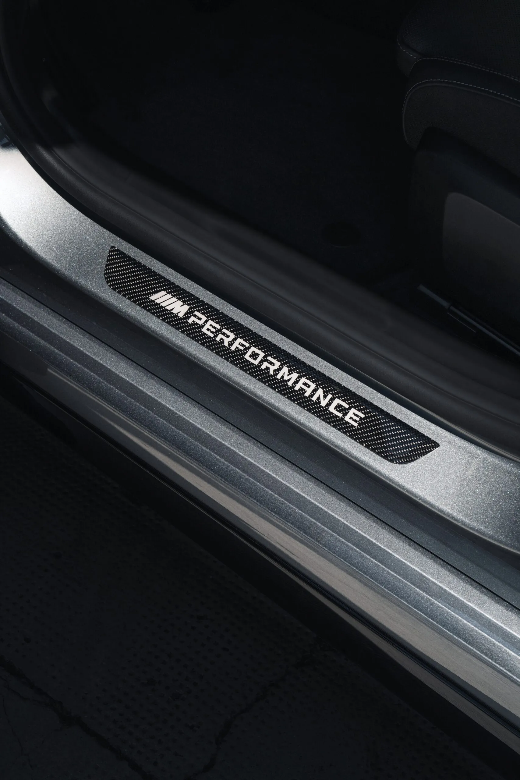 باقة إضافات M Performance لبي ام دبليو الفئة الثالثة 2027 الجديدة كليا  