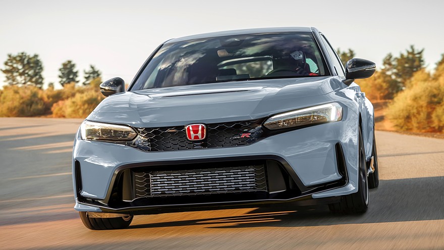 هوندا سيفيك Type R تحتفل بمرور 30 عامًا بتحديثات جديدة وزيادة في السعر