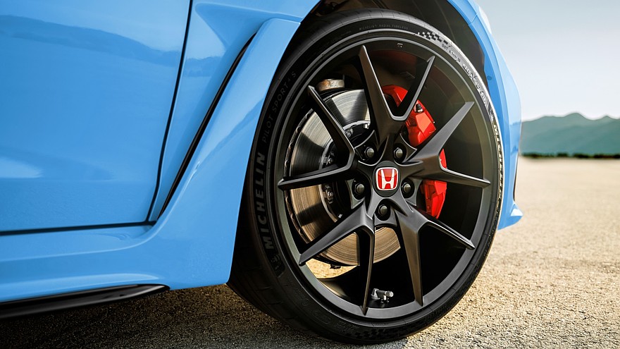 هوندا سيفيك Type R تحتفل بمرور 30 عامًا بتحديثات جديدة وزيادة في السعر