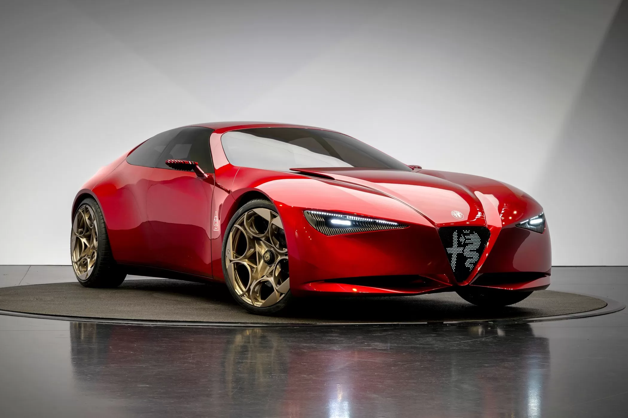 الفاروميو كويروسّو Cuorerosso الجديدة – كوبيه هجينة بمحرك V6 ودفع كلي
