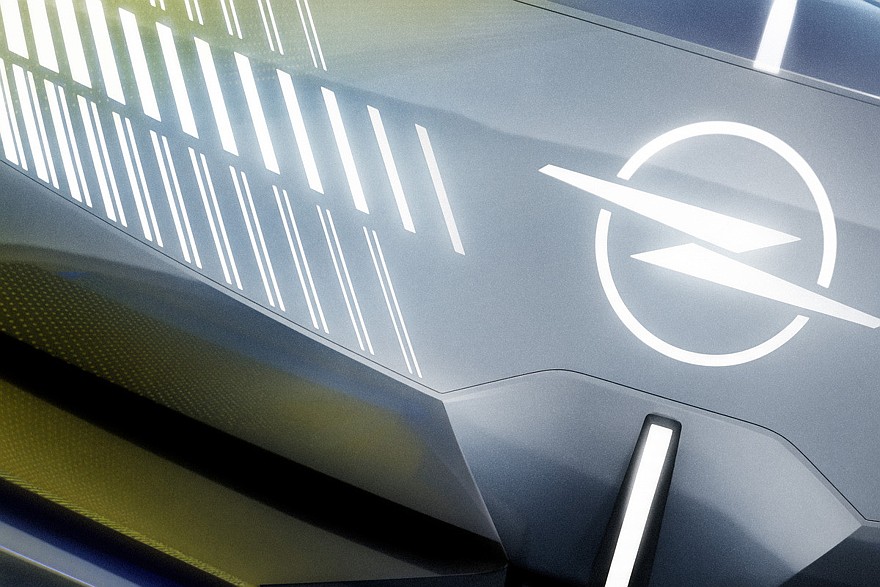 أوبل STX الاختبارية – سيارة استيشن واجن كهربائية بالكامل