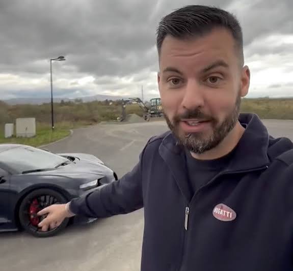 سرقة Bugatti Chiron من رئيس بوجاتي - ومطاردة مثيرة بسيارة بورشه 911