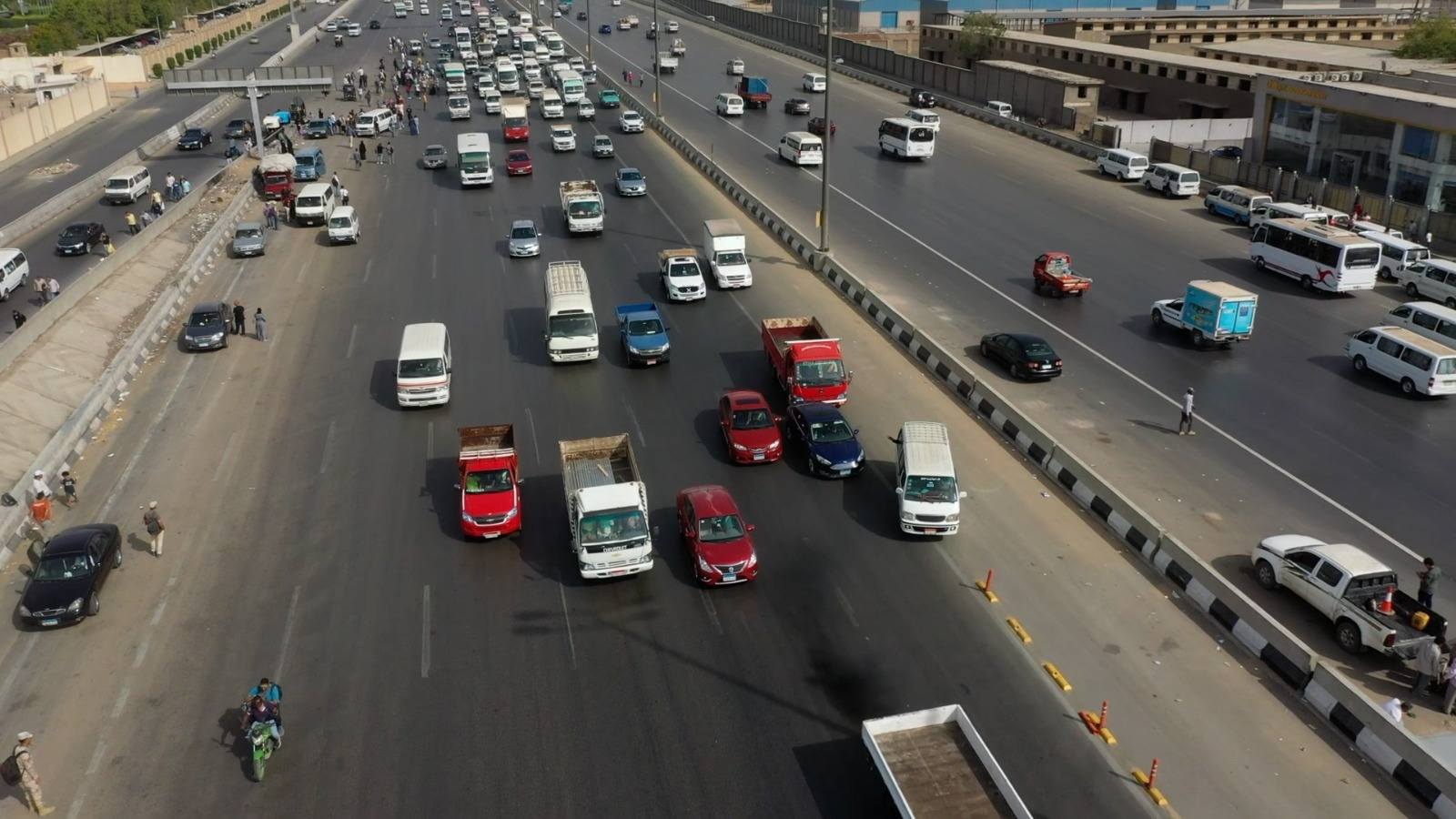وزارة النقل تحذر – مخالفات رادعة للسيارات التي تسير بالحارة المخصصة للاتوبيس الترددي الجديد