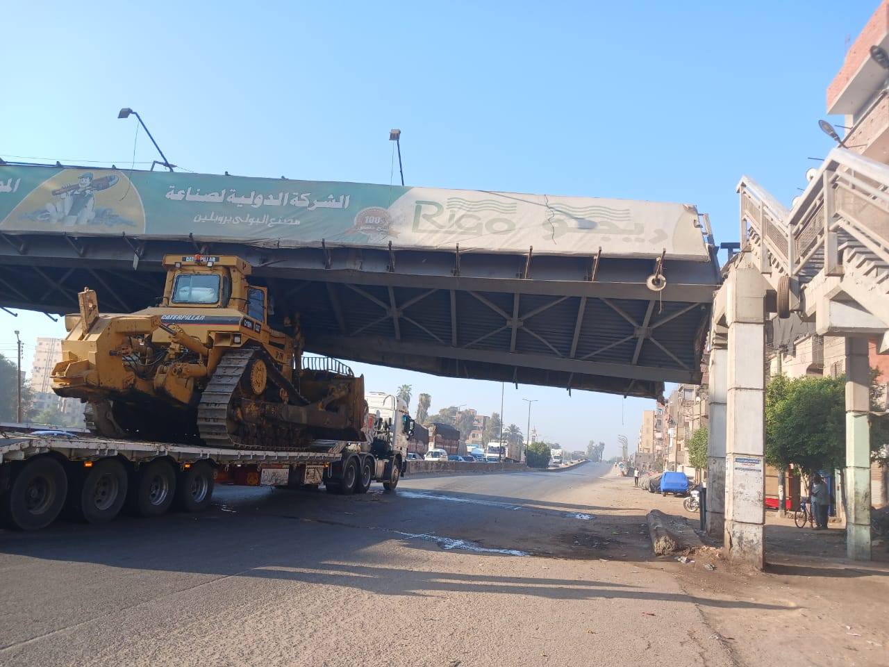 الهيئة العامة للطرق والكباري تكشف حقيقة انهيار كوبري المشاه بطريق بنها القاهرة الزراعي 