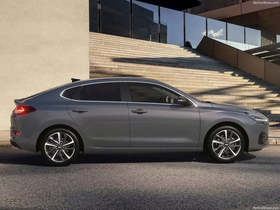 تقديم هيونداي I30 الجديدة في مصر – بنسخة سيدان و هاتشباك