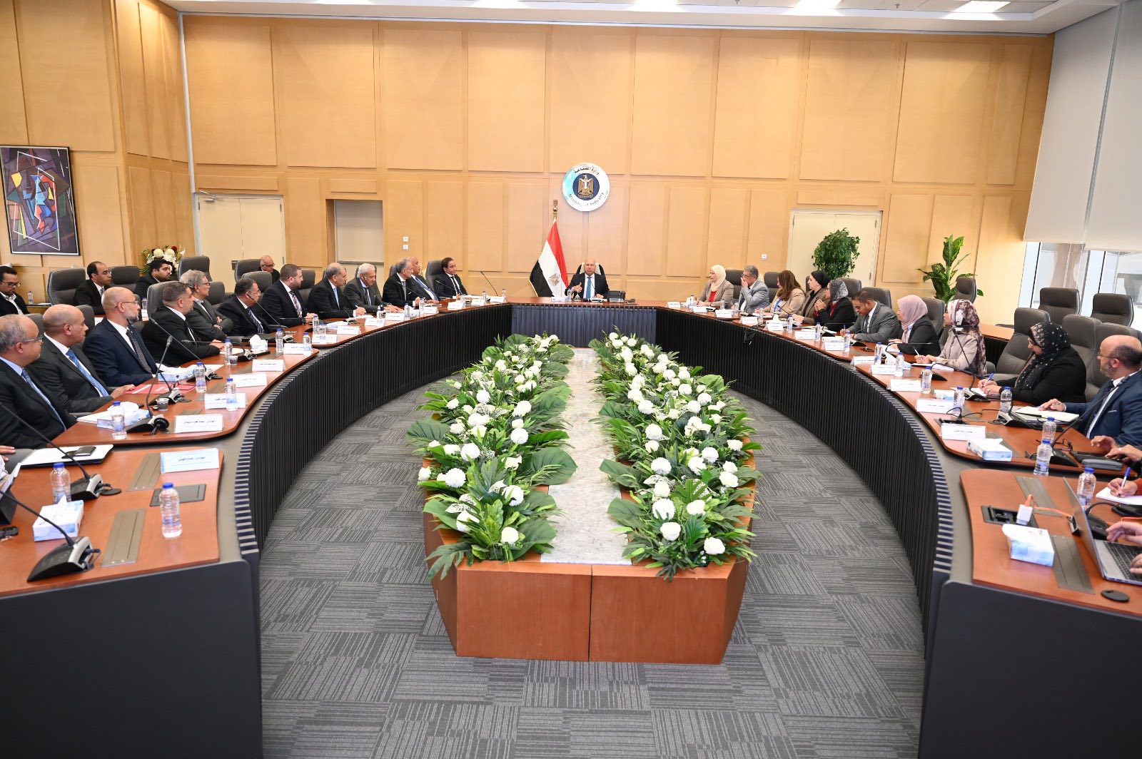 وزير الصناعة يبحث مع مصنعي الحديد آليات توطين صناعة صاج السيارات