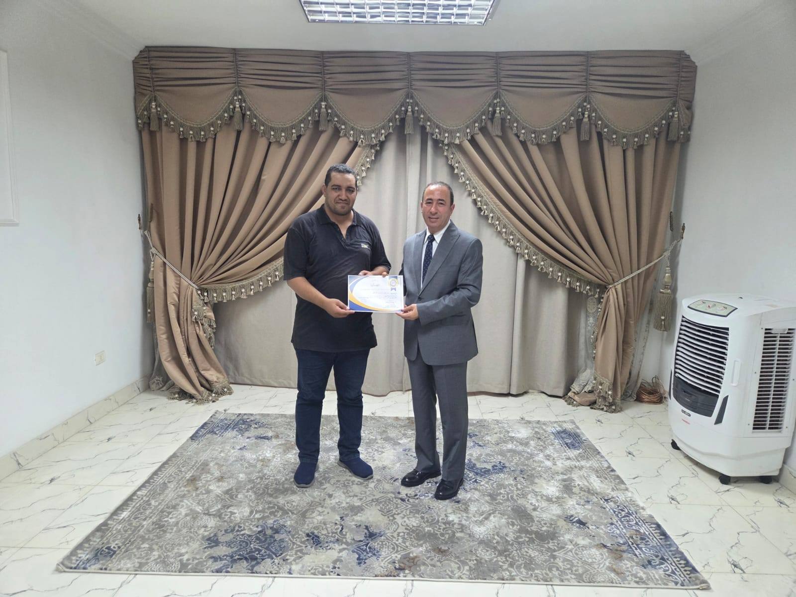 وزارة النقل تختتم تدريب الدفعة الأولى من السائقين ضمن مبادرة سائق واعٍ لطريق آمن