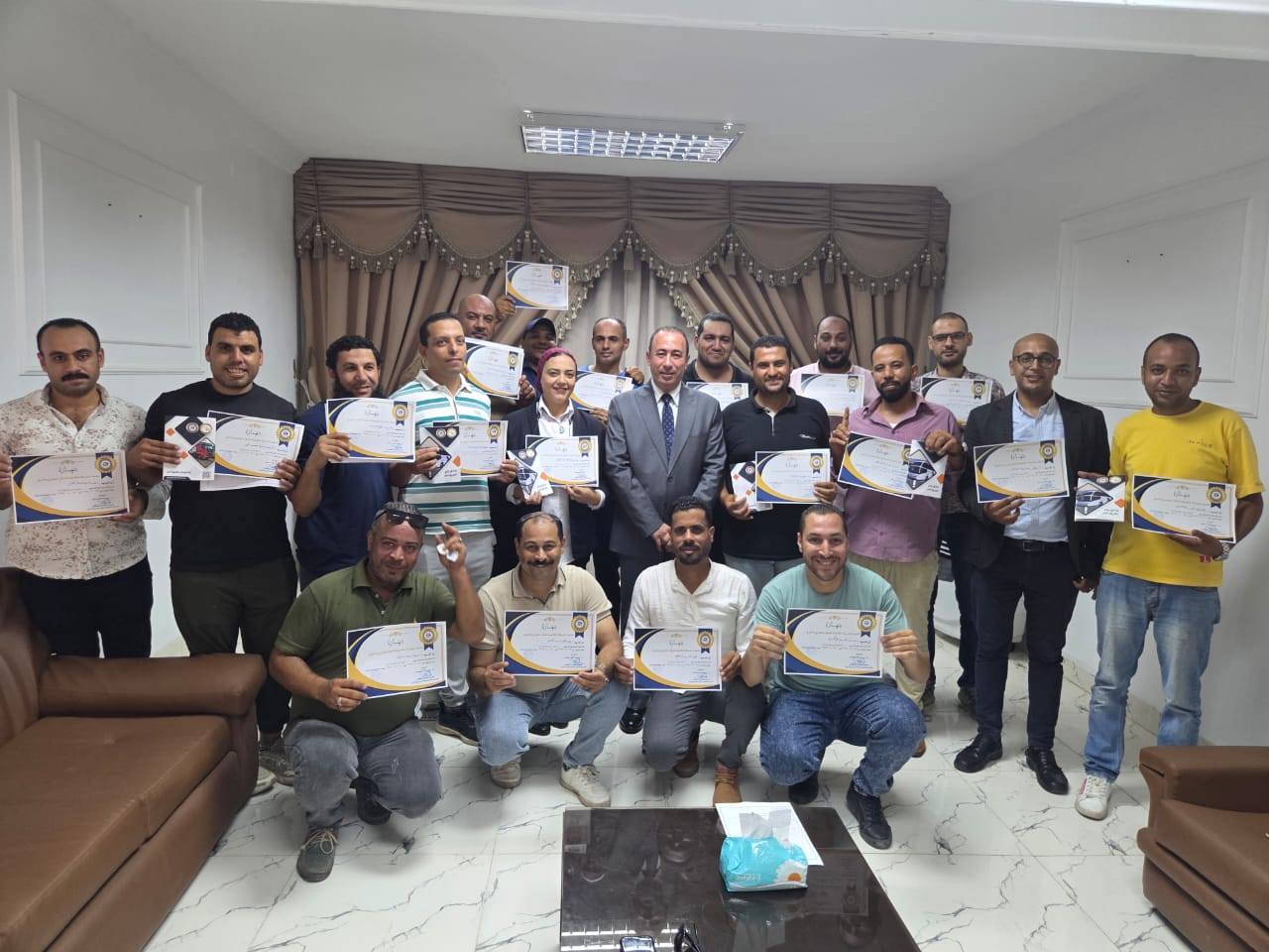 وزارة النقل تختتم تدريب الدفعة الأولى من السائقين ضمن مبادرة سائق واعٍ لطريق آمن