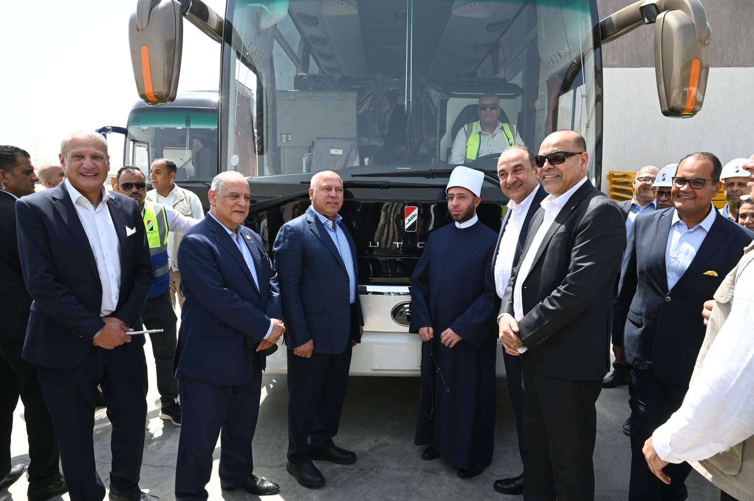 كامل الوزير يشهد التجارب الاولي لخط انتاج السيارات الملاكي في مصنع النصر للسيارات 