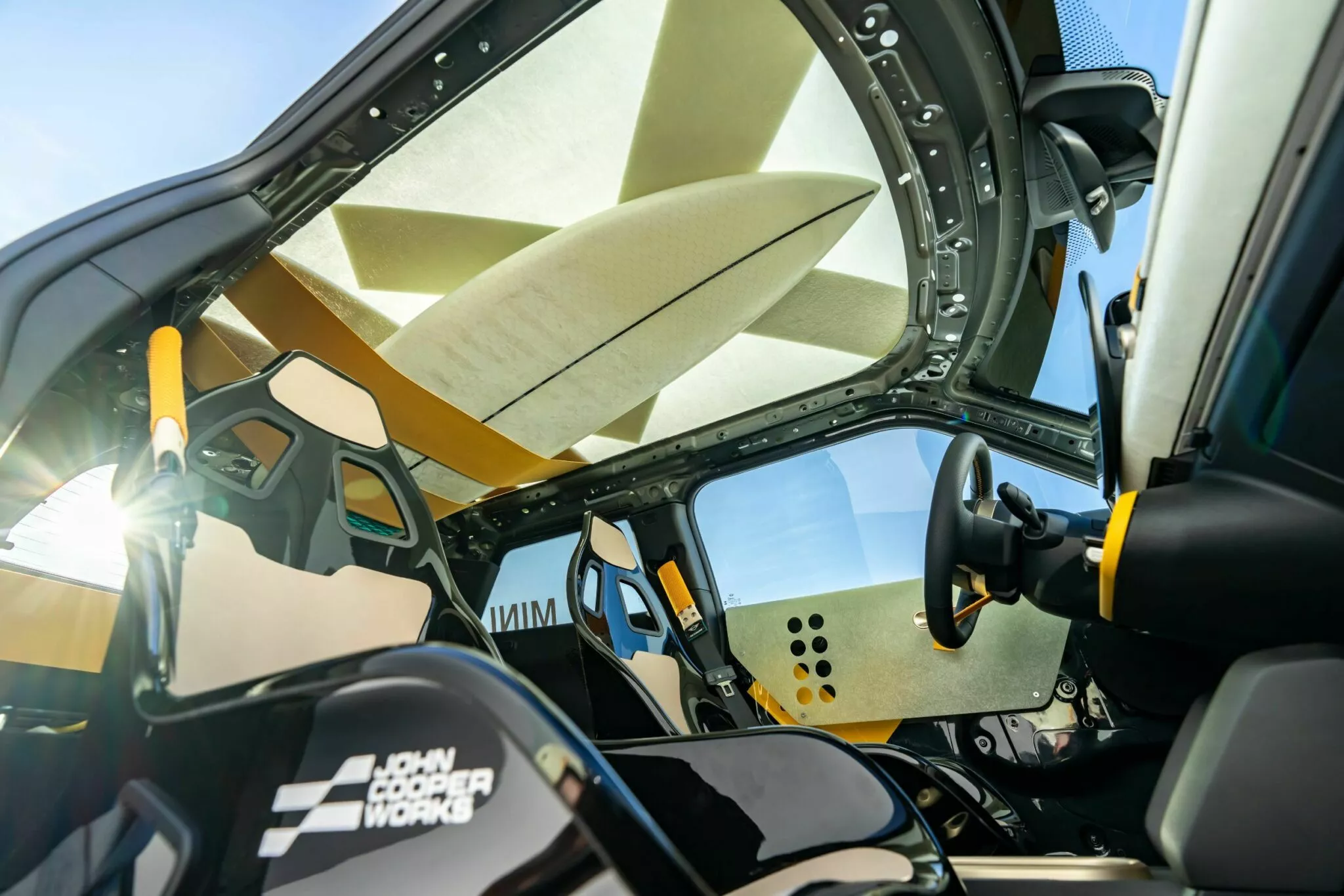 ميني Machina وSkeg الجديدتان – سيارات اختبارية لتكريم تاريخ ميني في السباقات