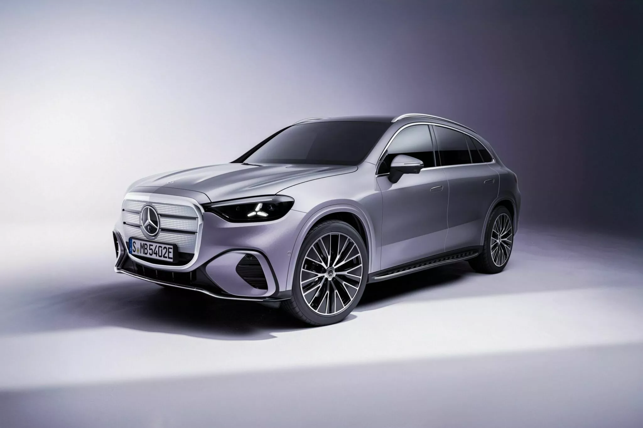 مرسيدس بنز GLC الكهربائية 2026 الجديدة – بمدي 713 كم بالشحنة